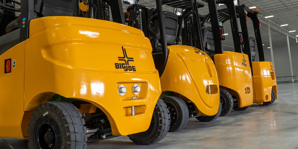 3 Considerations Behind the Decision to Electrify Your Forklift Fleet